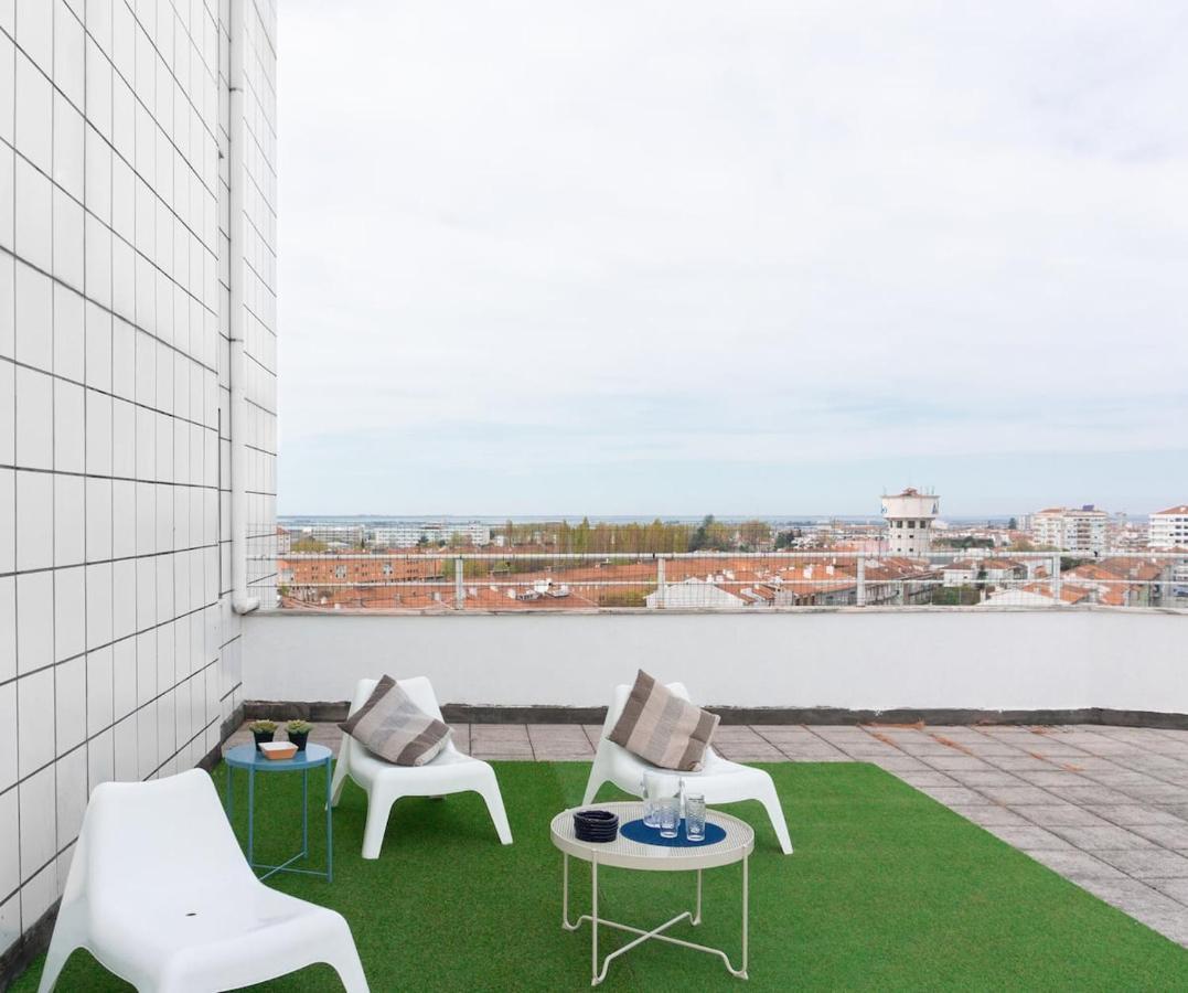 8Rooftop - T2 Com Terraco E Vista Para As Salinas! Lägenhet Aveiro Exteriör bild